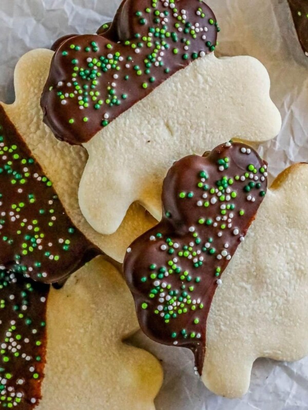 picture of shamrock sugar cookie dipped in chocolate and sprinkles