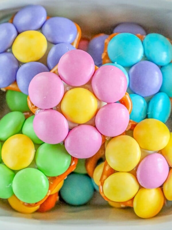 picture of easter pretzel candy in a white bowl