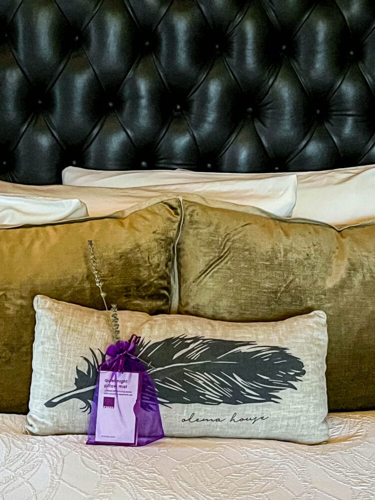 picture of olema house bed