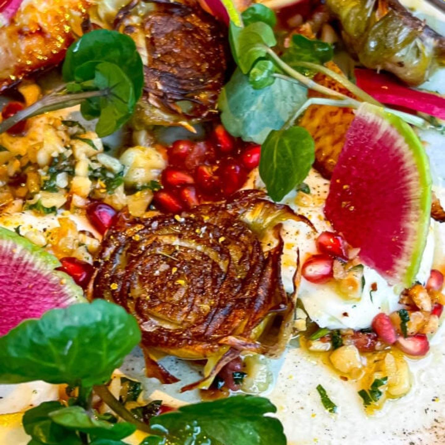 picture of burrata salat with brussels sprouts and figs at farmshop marin