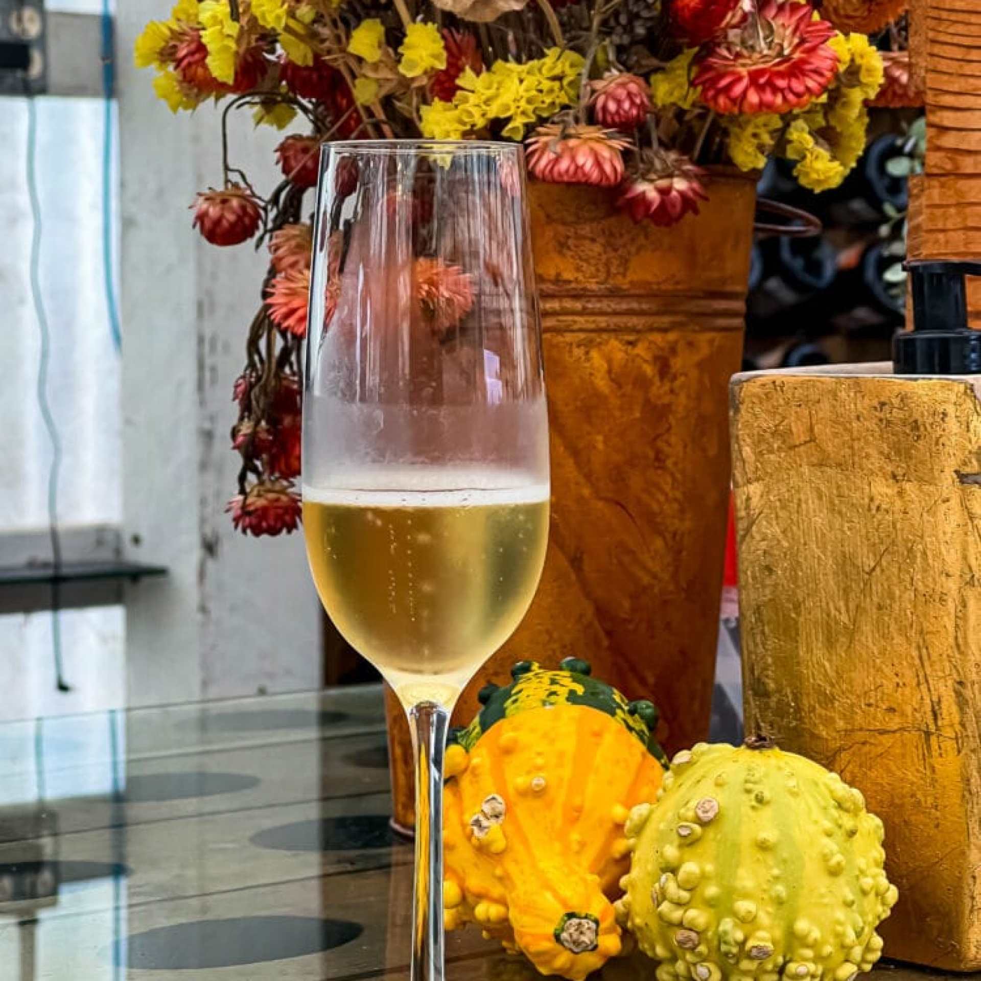 picture of a glass of mead at heidrun meadery