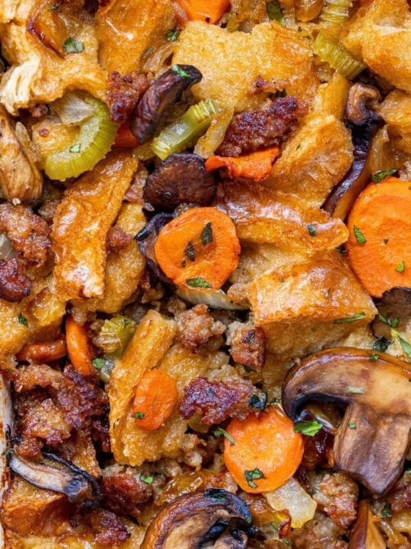picture of sausage mushroom stuffing in baking dish